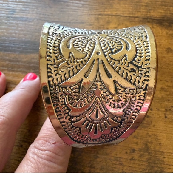 Unavailable-Vintage Floral Etched Art Silver Nickel 2” Wide - Picture 5 of 6